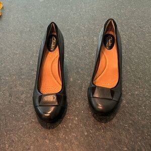 Ladies CLARKS ARTISAN HEELS